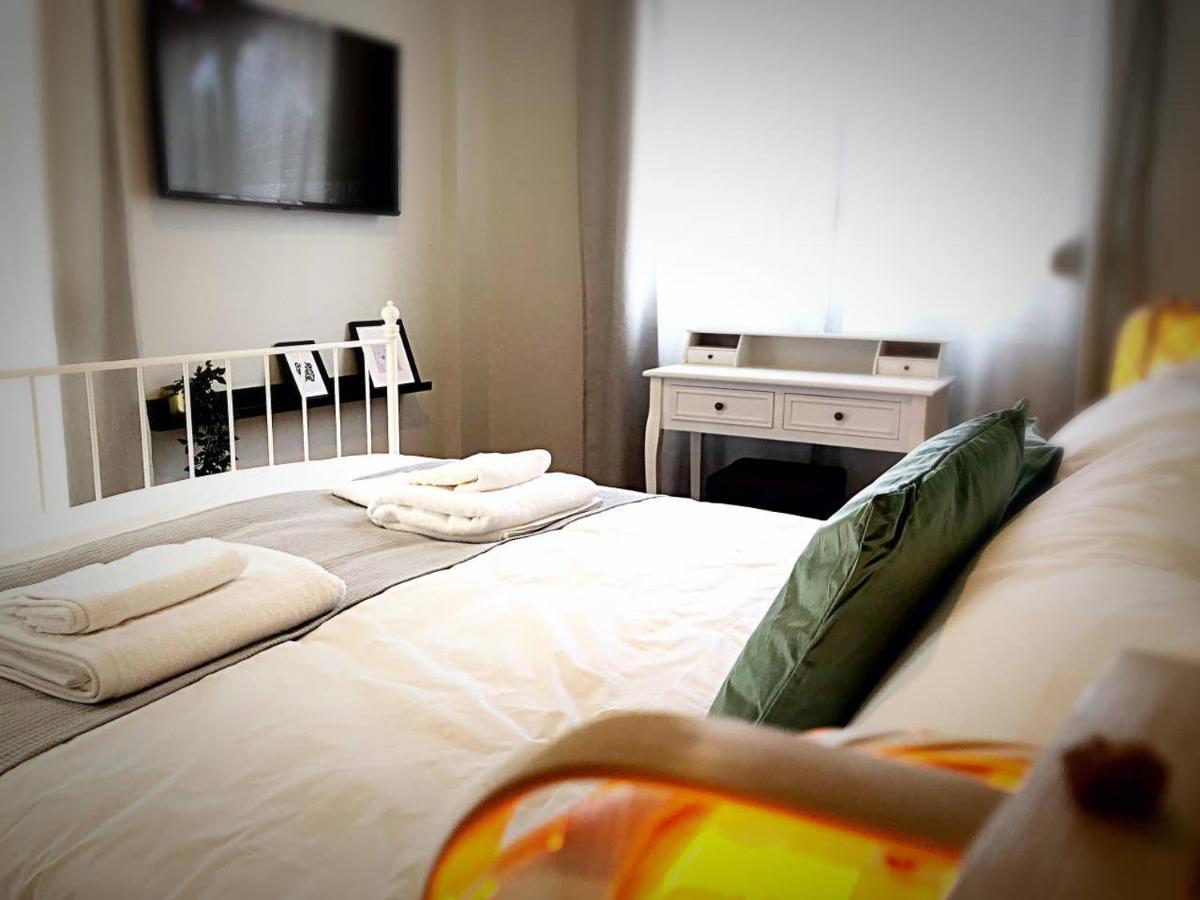 Victoria 5Star / 5Br Bigapt / Sauna / 2Min To Metro Athens Exterior photo